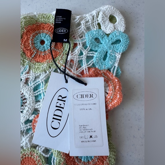 NWT CIDER Crop Top Colorful Crochet Floral Top Medium - Picture 8 of 9